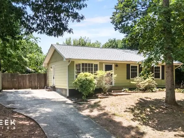 16 King Arthur Pl, Asheville, NC 28806