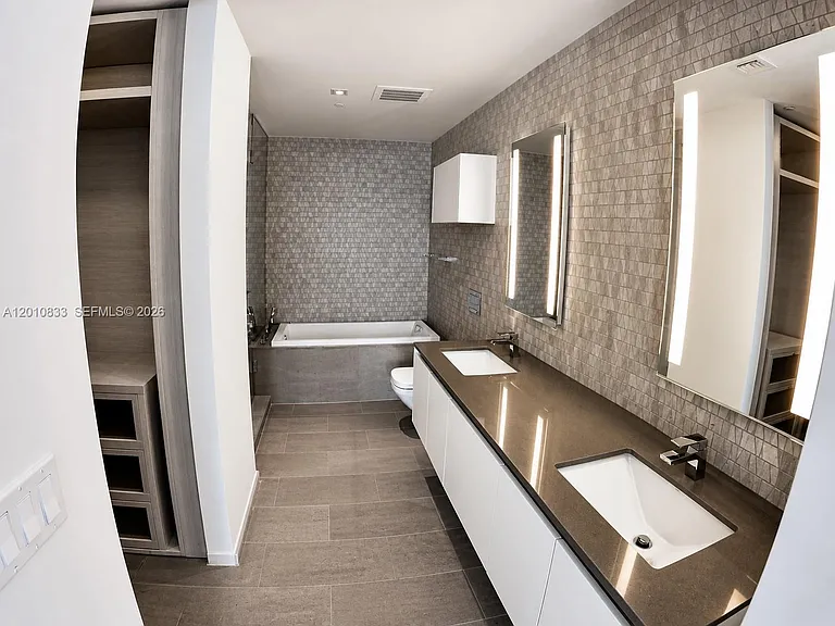88 SW 7th St #2206 — Photo 23