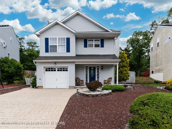 84 Dolphin Circle E, Bayville, NJ 08721