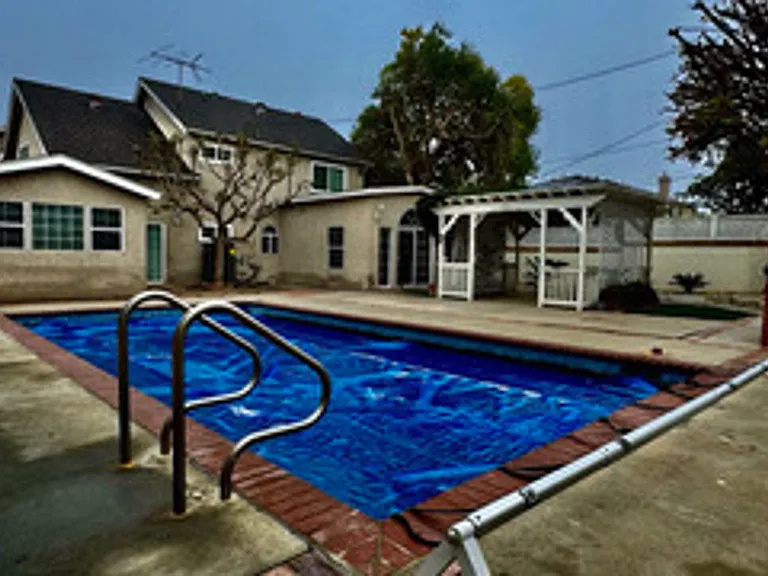 11902 Pine St — Photo 5