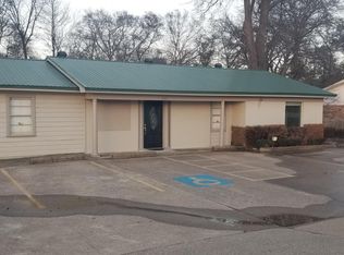 200 Robert E Lee Dr, Tyler, TX 75703