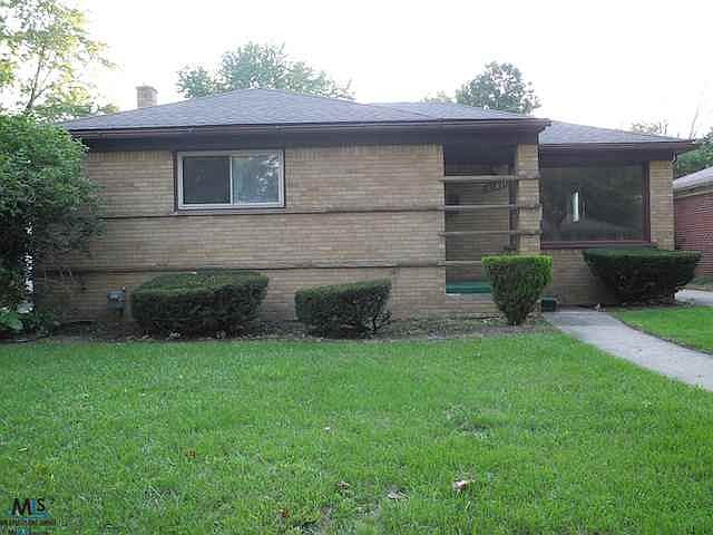1st image of 21911 Marlow St