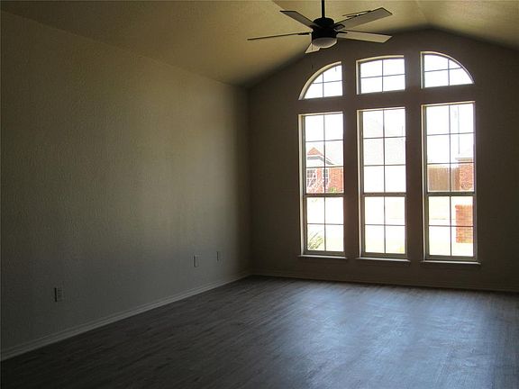 4th image of 2904 Shiloh Ln