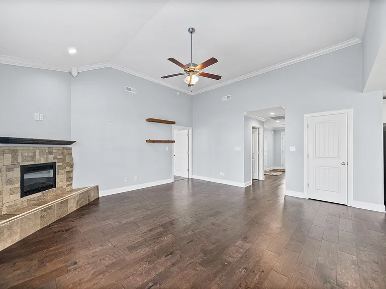 3753 Windmill Dr — Photo 6