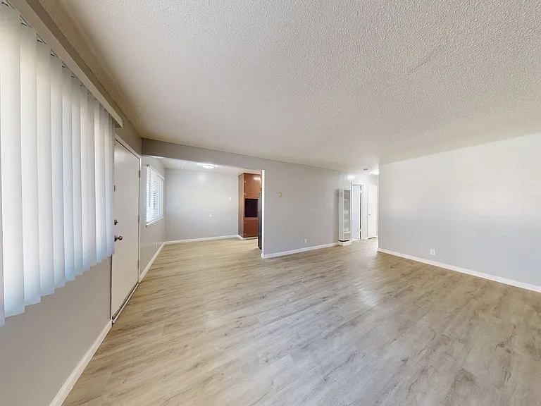 312 Rodeo Ave — Photo 4