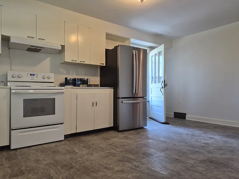 719 Oakland St — Photo 11