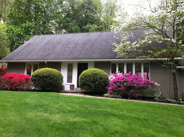 107 Poplar Dr, Pittsburgh, PA 15238