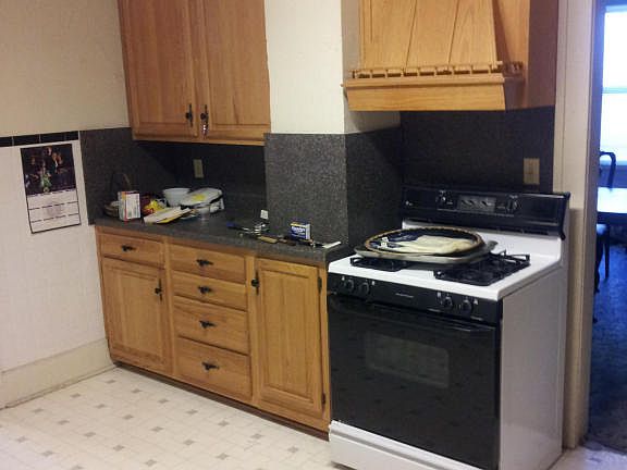 3rd image of 713 McDowell Ave NW