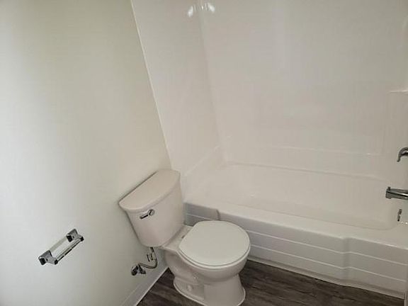 4th image of 25695 Prospect Ave #106