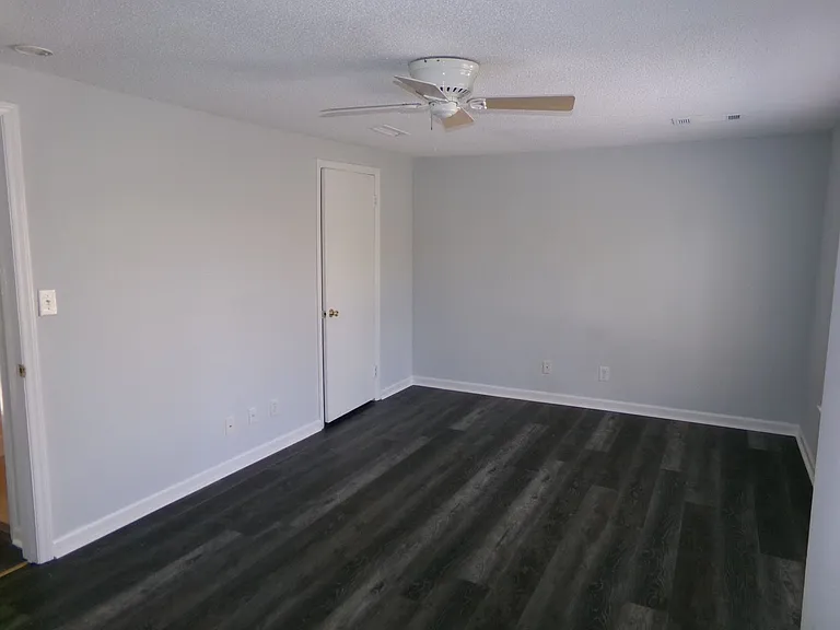 218 Lamplighter Cir — Photo 11
