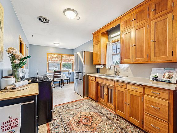 5th image of 870 Parkview Ave