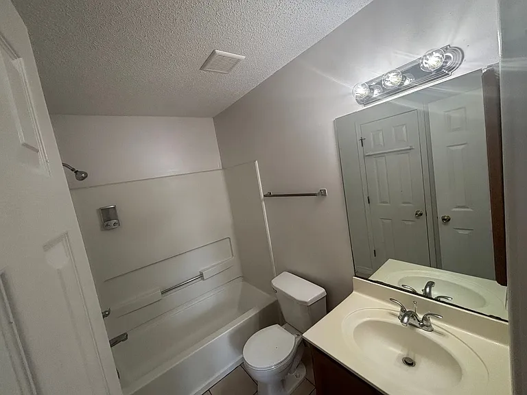 565 Florosa Ct — Photo 8