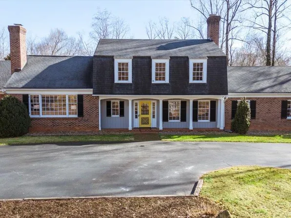 4716 John Scott Dr, Lynchburg, VA 24503