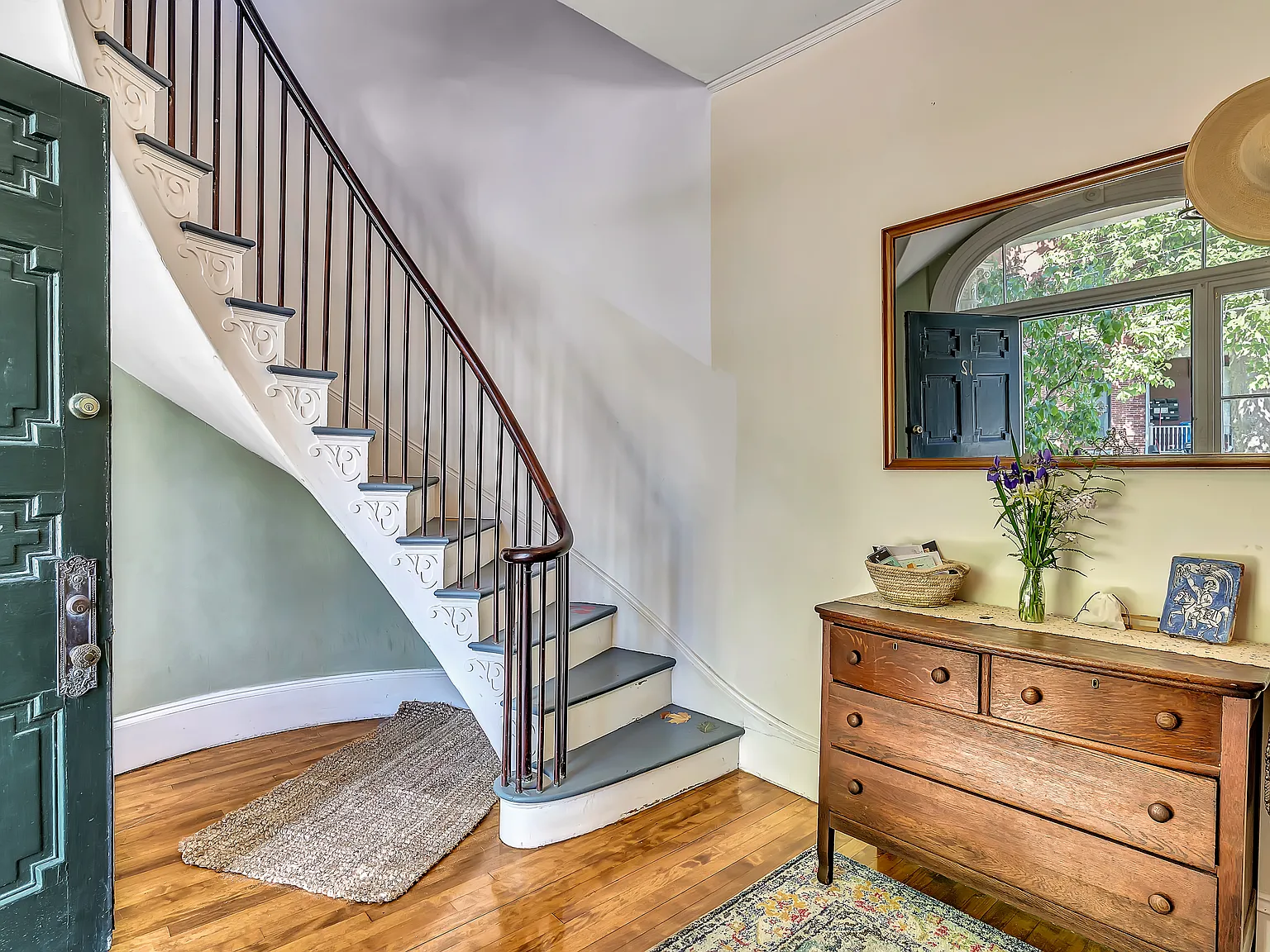 2 bed, 4500 sqft, $4,500 — Photo 4