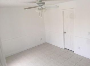 1074 Manor Dr, Palm Springs, FL 33461