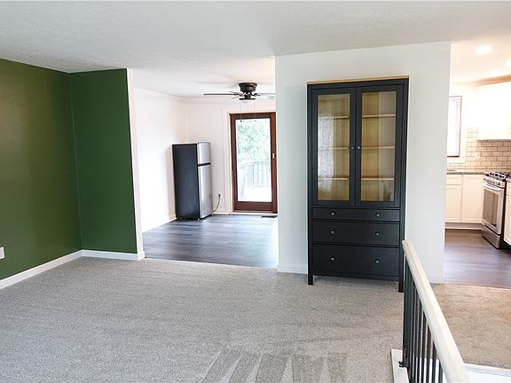 3rd image of 216 Oberlin Dr