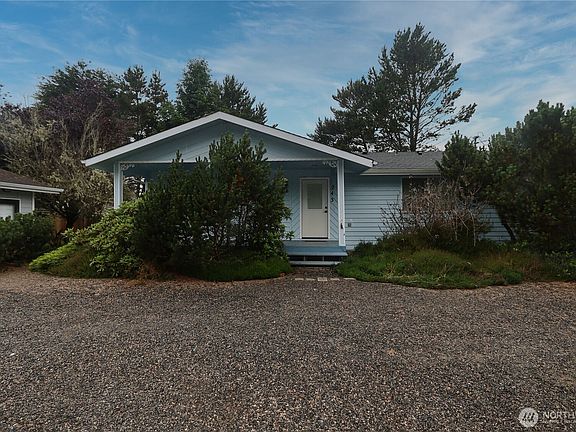 3rd image of 243 Octopus Avenue NE