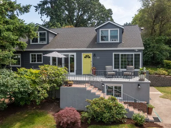 1130 Laurel St, Lake Oswego, OR 97034