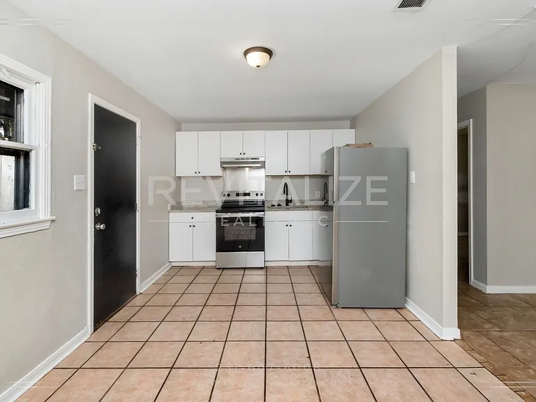 1165 Barker Dr W — Photo 9