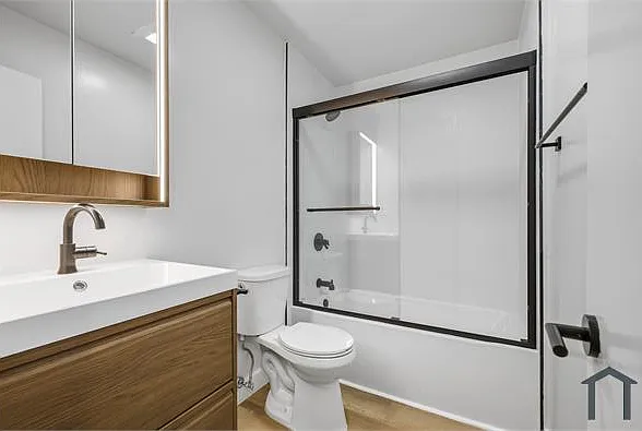 1417 S Hoover St #6 — Photo 17