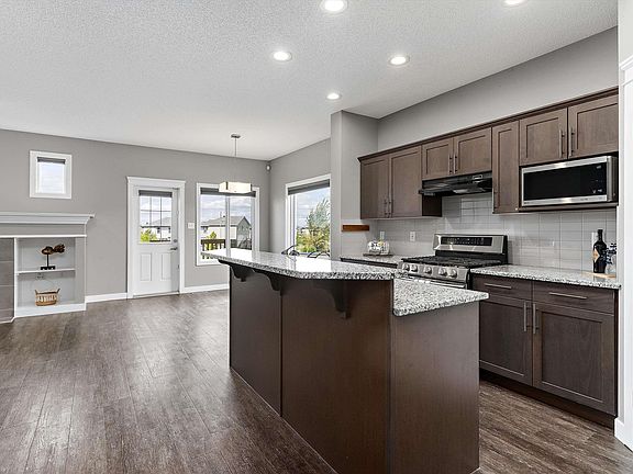 5th image of 948 Morris Way