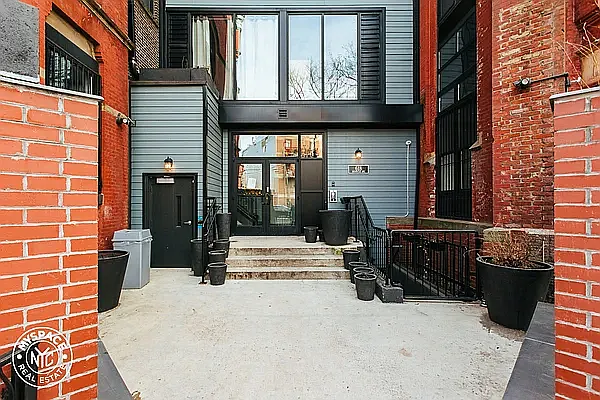 Rented by MySpaceNYC | media 7