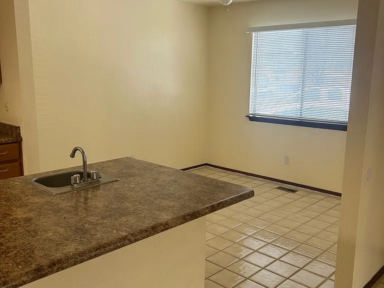 12912 Kachina Pl NE #A — Photo 5