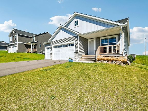 2nd image of 308 Walnut Ln