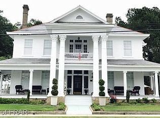 216 Sampson St, Clinton, NC 28328