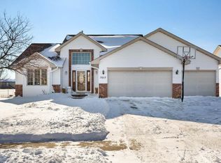 7017 92nd Ave N, Brooklyn Park, MN 55445