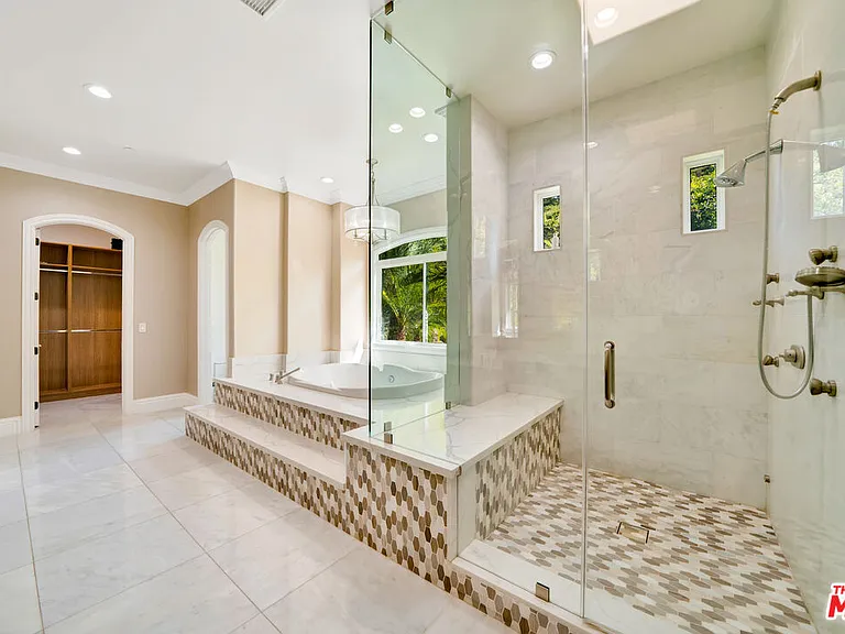 19034 Ashurst Ln — Photo 32