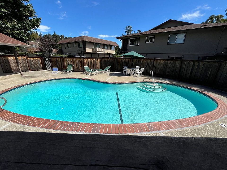 1st image of 820 Villa Ln APT 2