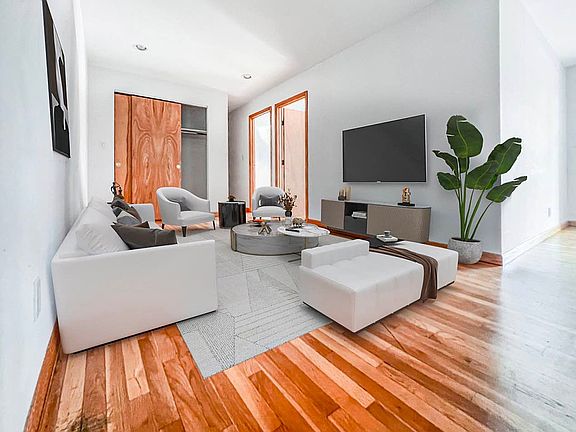 3rd image of 370 W 30th St APT 10E