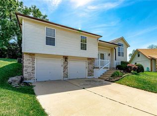 1912 Mersington Ct, Kansas City, MO 64127