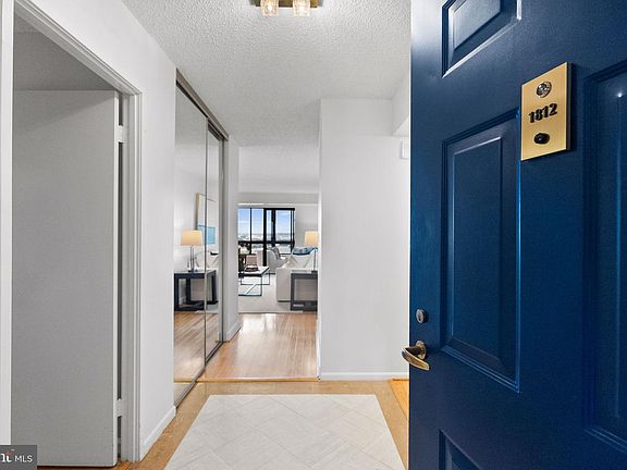 5th image of 1600 N Oak St APT 1812