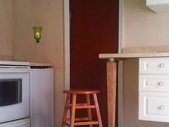 4th image of 1096 NE 157th St