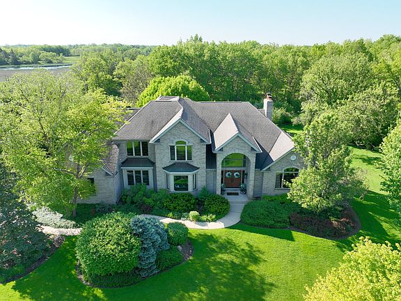 3rd image of 713 Birch Hollow Dr