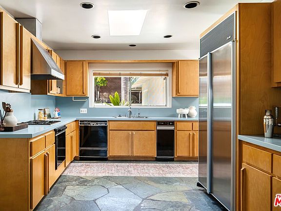 5th image of 2817 Nichols Canyon Pl