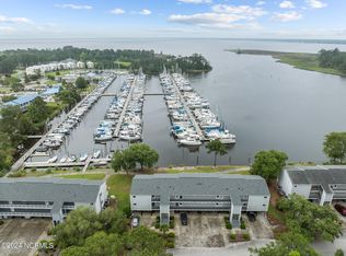 22112212-2211 2212 Harbourside Dr, New Bern, NC 28560