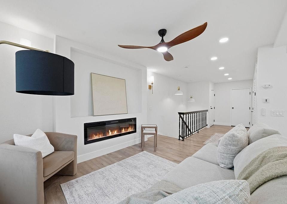 1st image of 4210 Fiesta Way Unit 3
