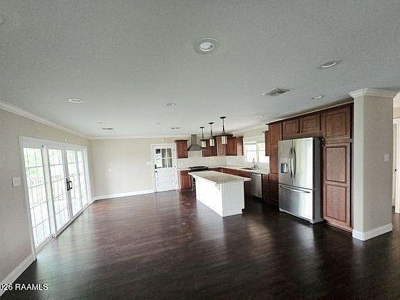 4th image of 112 N Hebert Ave