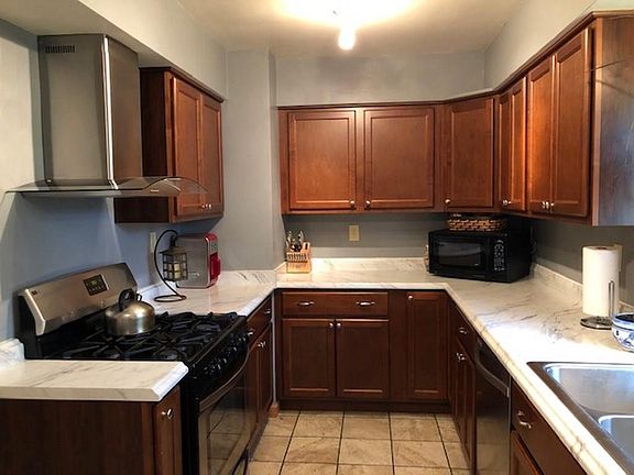 3rd image of 10986 Sunset Dr