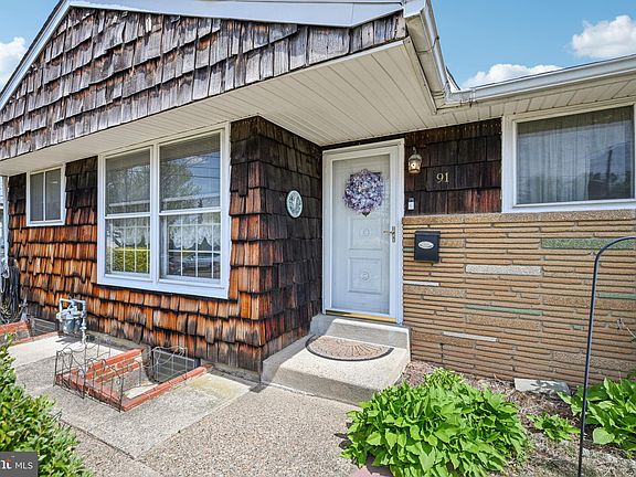 5th image of 91 S Garden Blvd