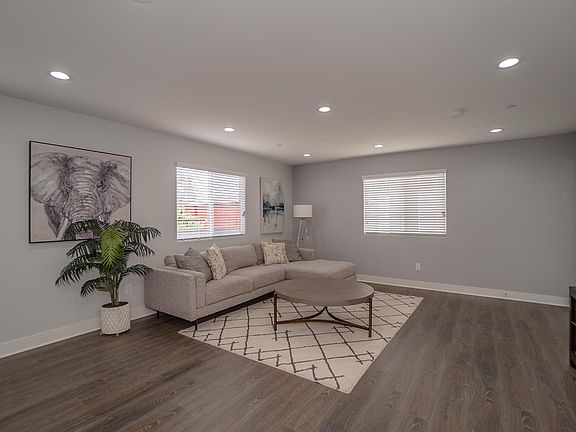 4th image of 7203 S La Cienega Blvd #7203