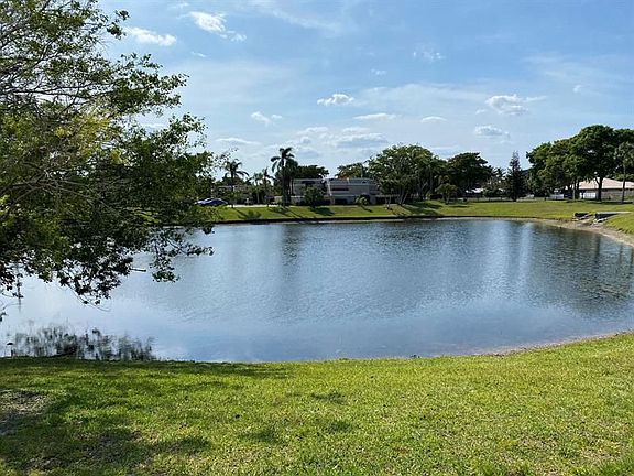 4th image of 3770 Village Dr Unit C