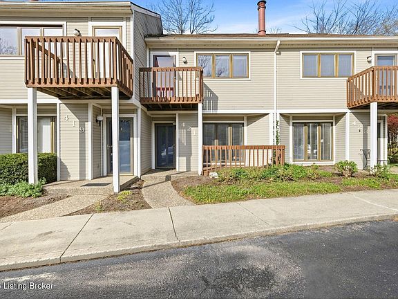 2nd image of 421 Ledgeview Park Dr