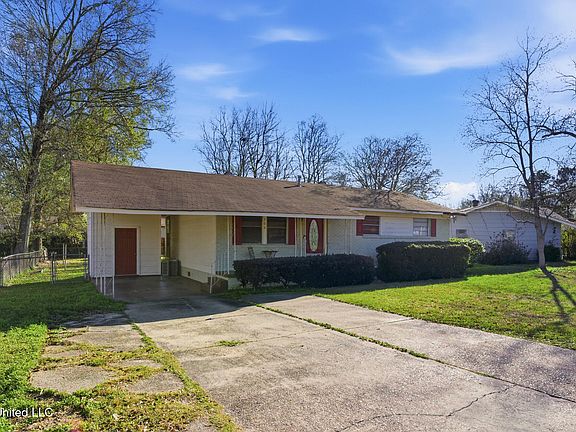 2nd image of 303 Parkdale Dr