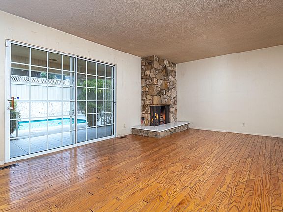 4th image of 3621 El Caminito St