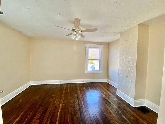 4th image of 1814 Wayland Ave