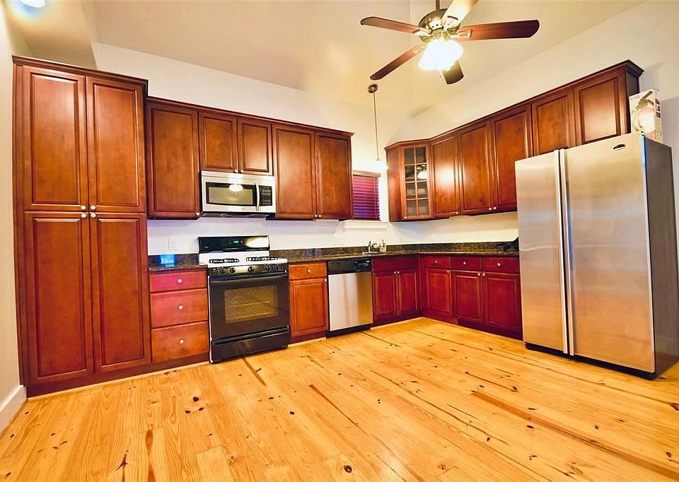 1st image of 420 W 17th St #A